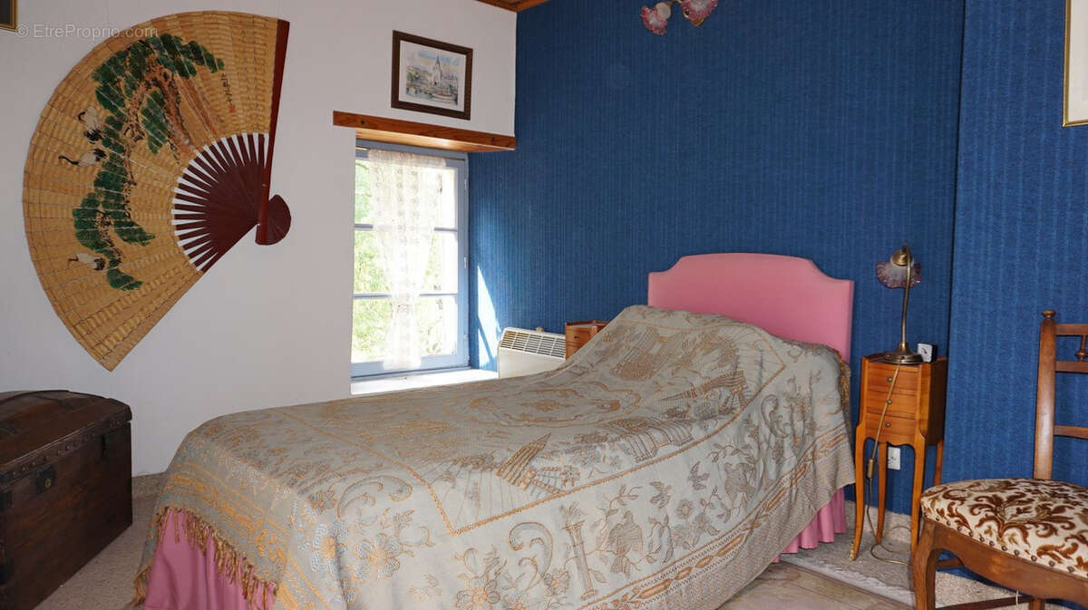 Maison à CASTELNAU-MONTRATIER