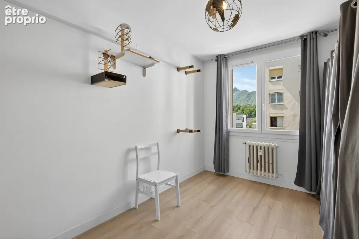 Aix les Bains - Centre Ville - T4 - Parfait état - photo 14