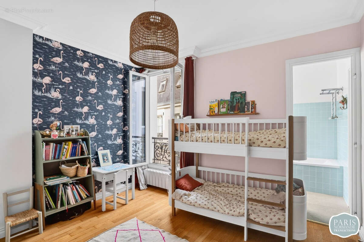 Appartement à PARIS-17E