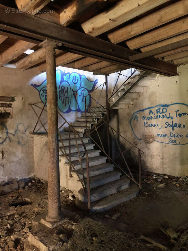 Commerce à ROQUETTES