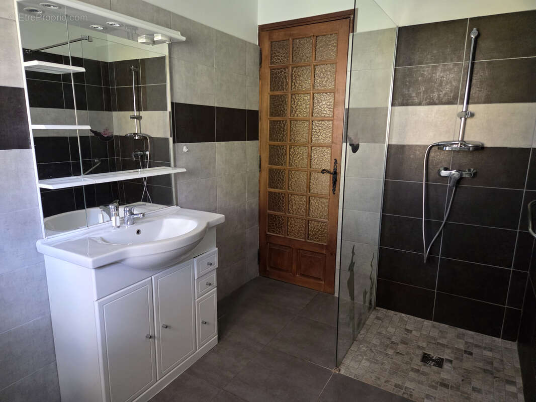 Maison à LA MOTTE-CHALANCON