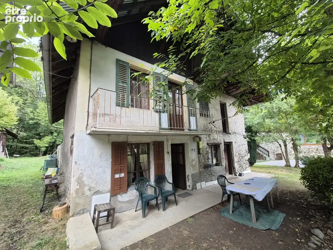 Bâtisse à rénover + maisonnette, 1484 m2 de terrain ! - photo 2