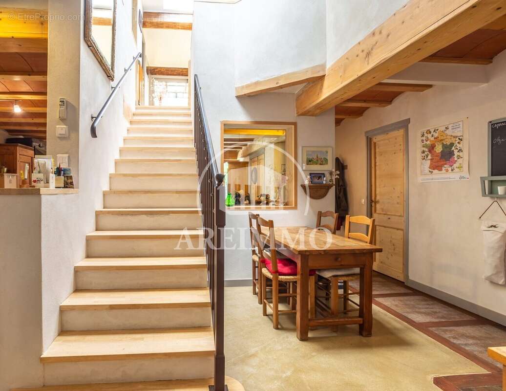 Maison 115 m² à Saint-Martin-De-Londres  - photo 3