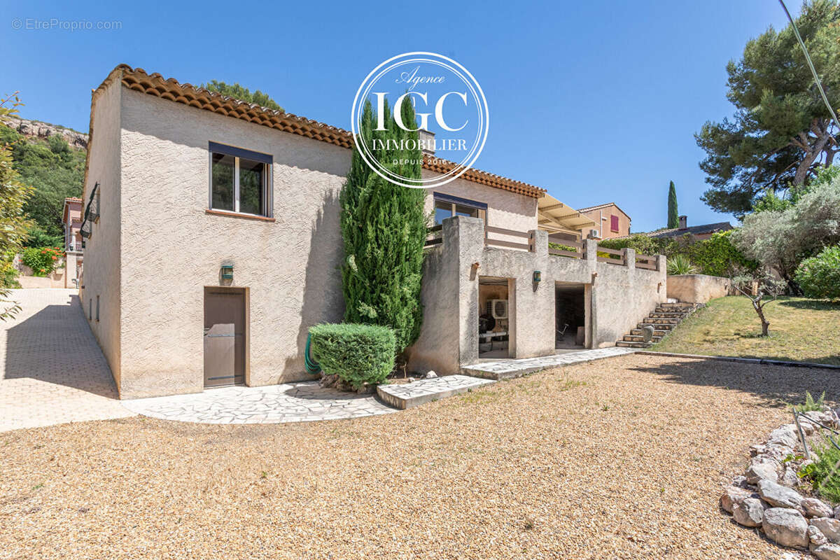 Maison type 5 - 150 m² / 954 m² terrain  piscine- vitrolles 13127 - photo 17