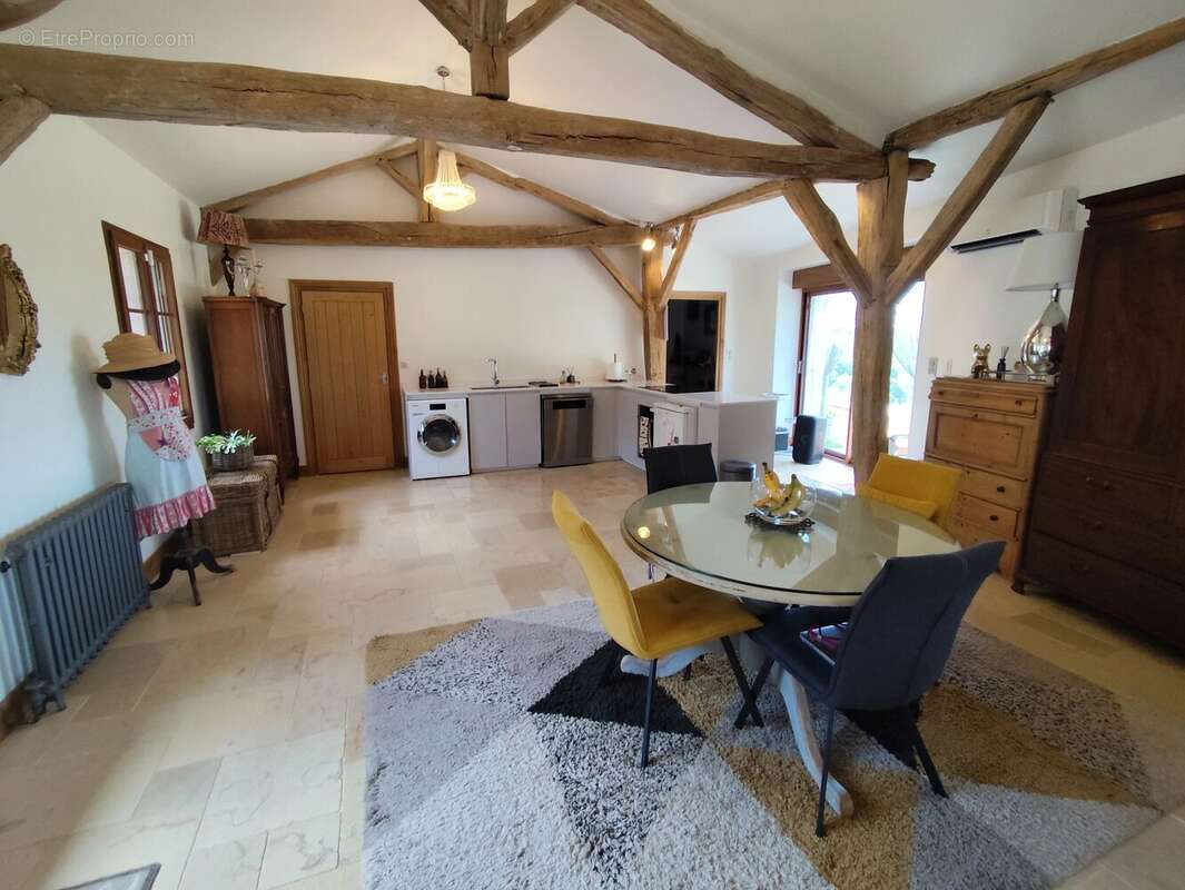 Maison à CHARROUX