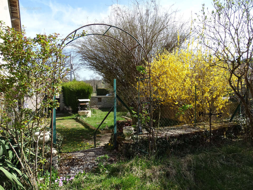 Maison à NOIRON-SUR-SEINE