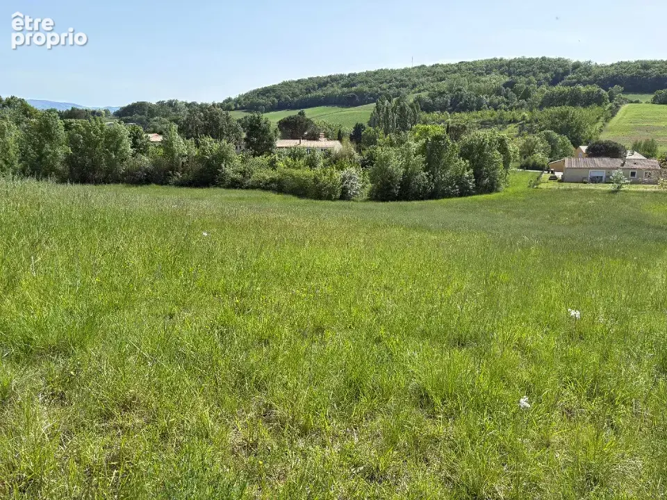 Terrain à NAVES