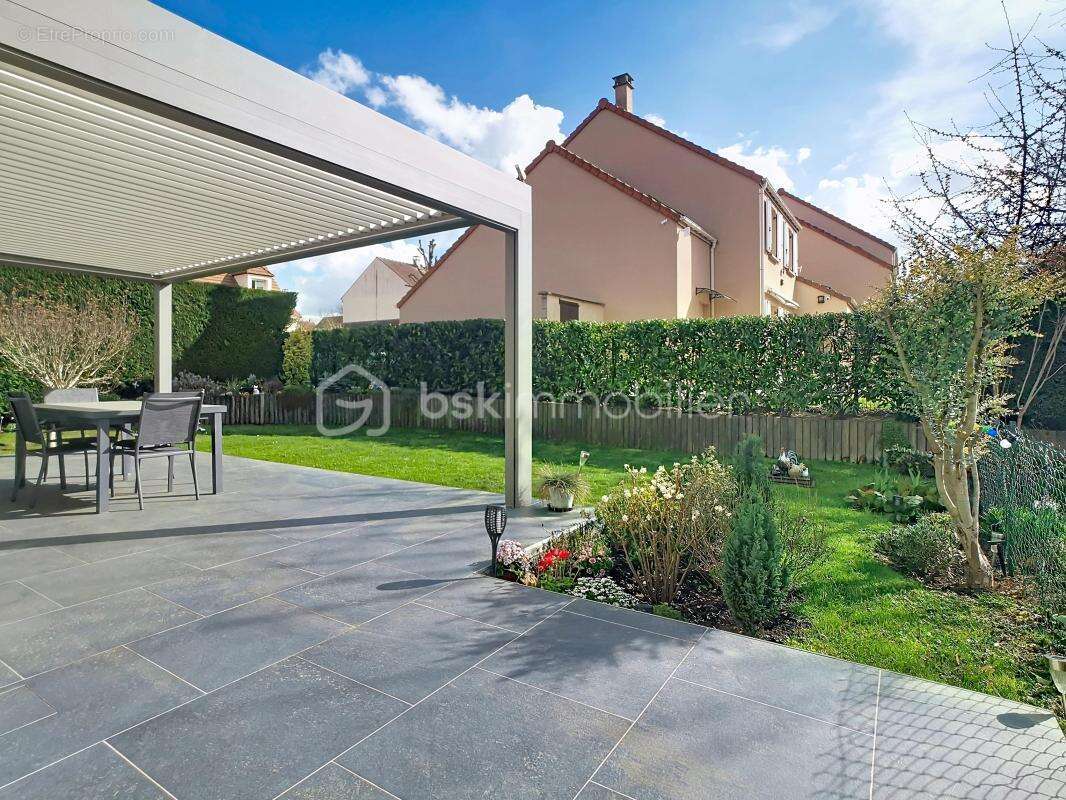 Maison à CHAMPS-SUR-MARNE