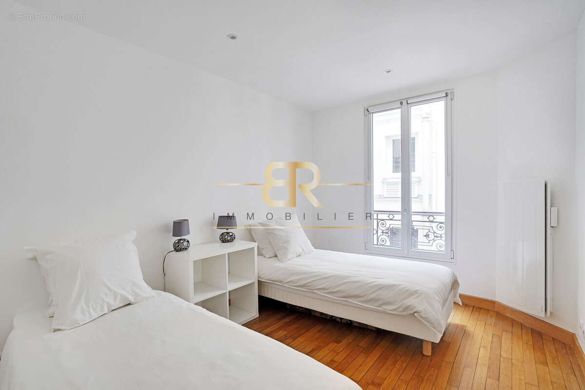 Appartement à PARIS-10E