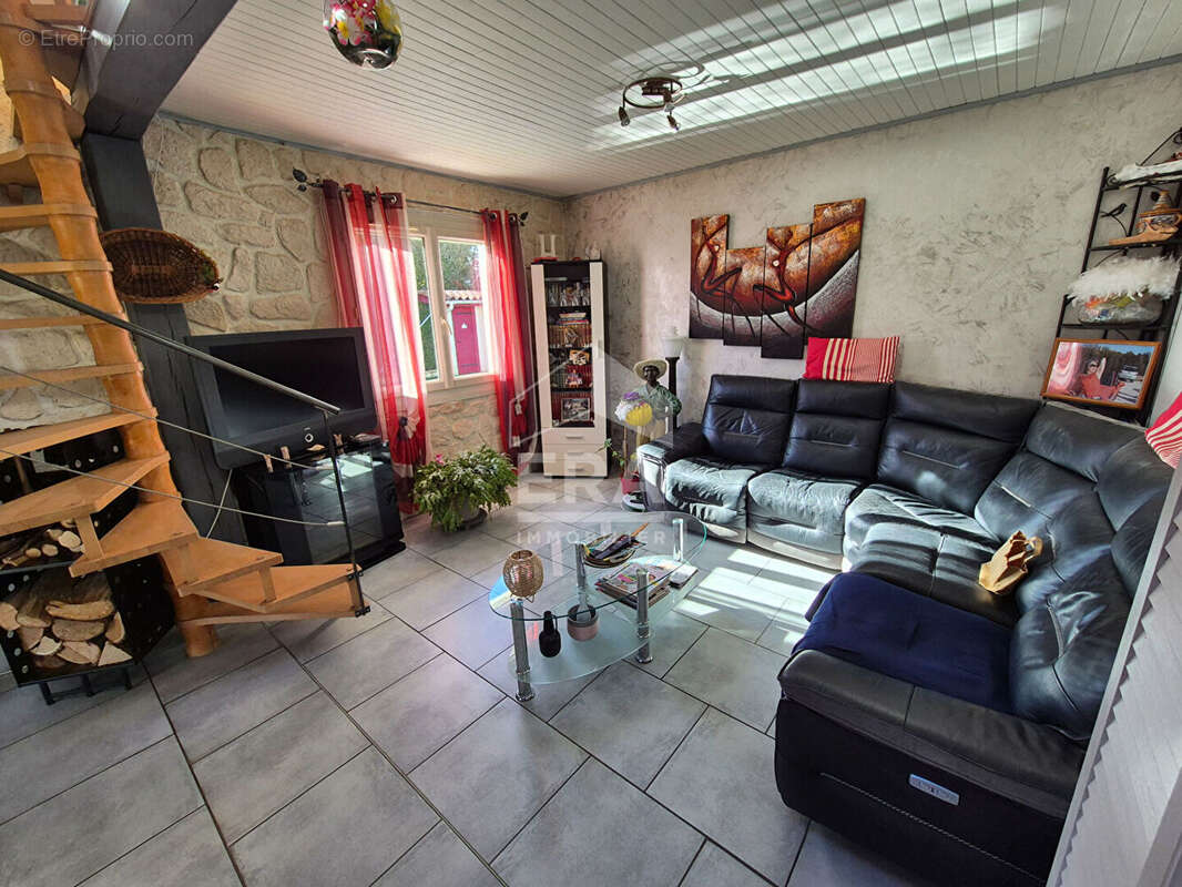 Maison à MEILLONNAS