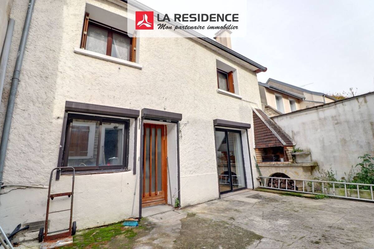 Maison à NEUVILLE-SUR-OISE