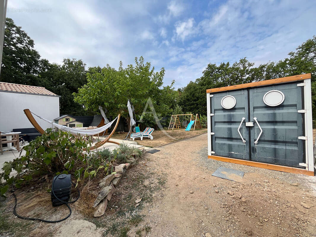 Maison  3 chambres - 2018 - LANDERONDE - photo 13