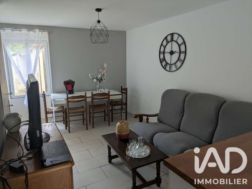 Maison 96 m² à Cusset  - photo 4