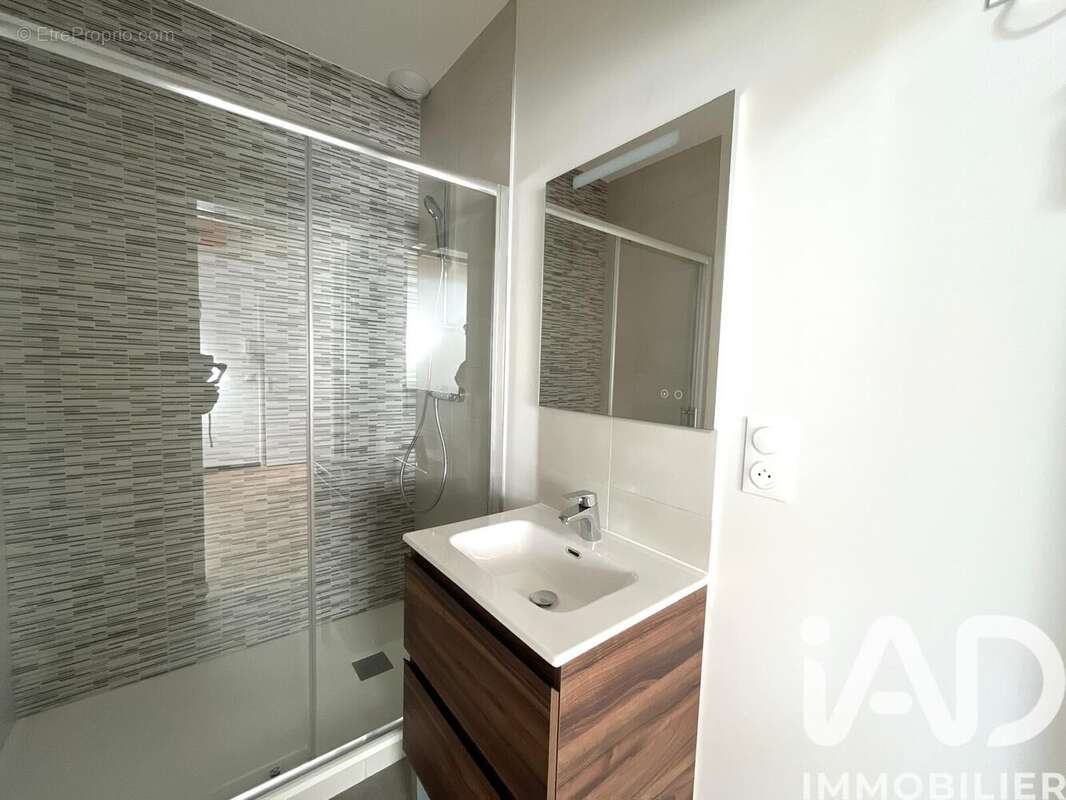 Photo 8 - Appartement à SAINT-JUST-SAINT-RAMBERT