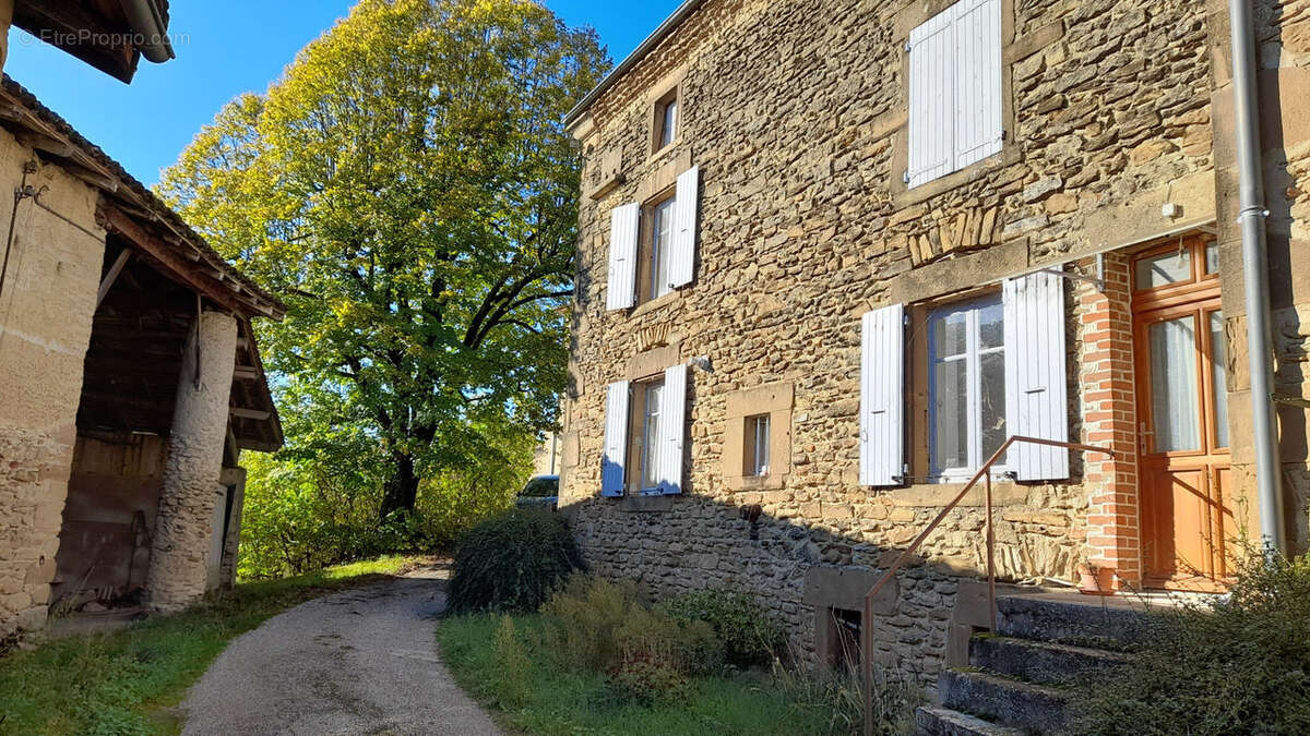 Maison 120 m² à Saint-Martin-D'aout  - photo 2