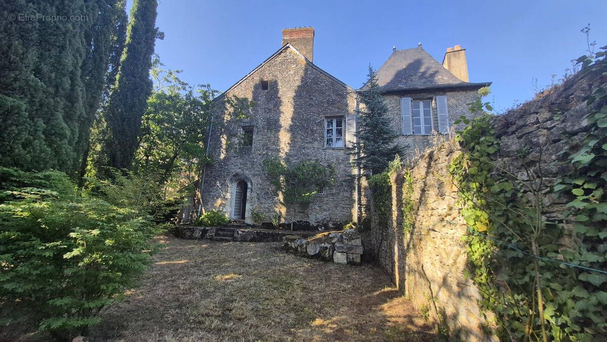 Maison à CHEMERE-LE-ROI