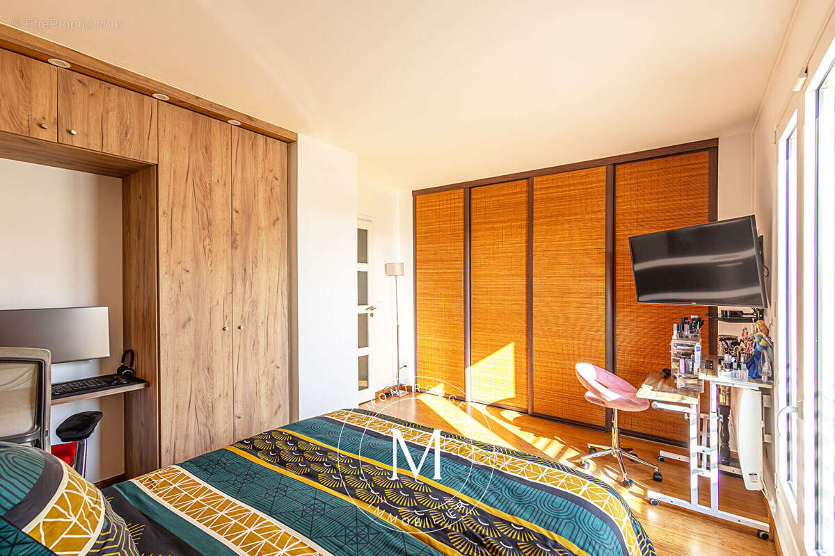 Appartement à PARIS-14E