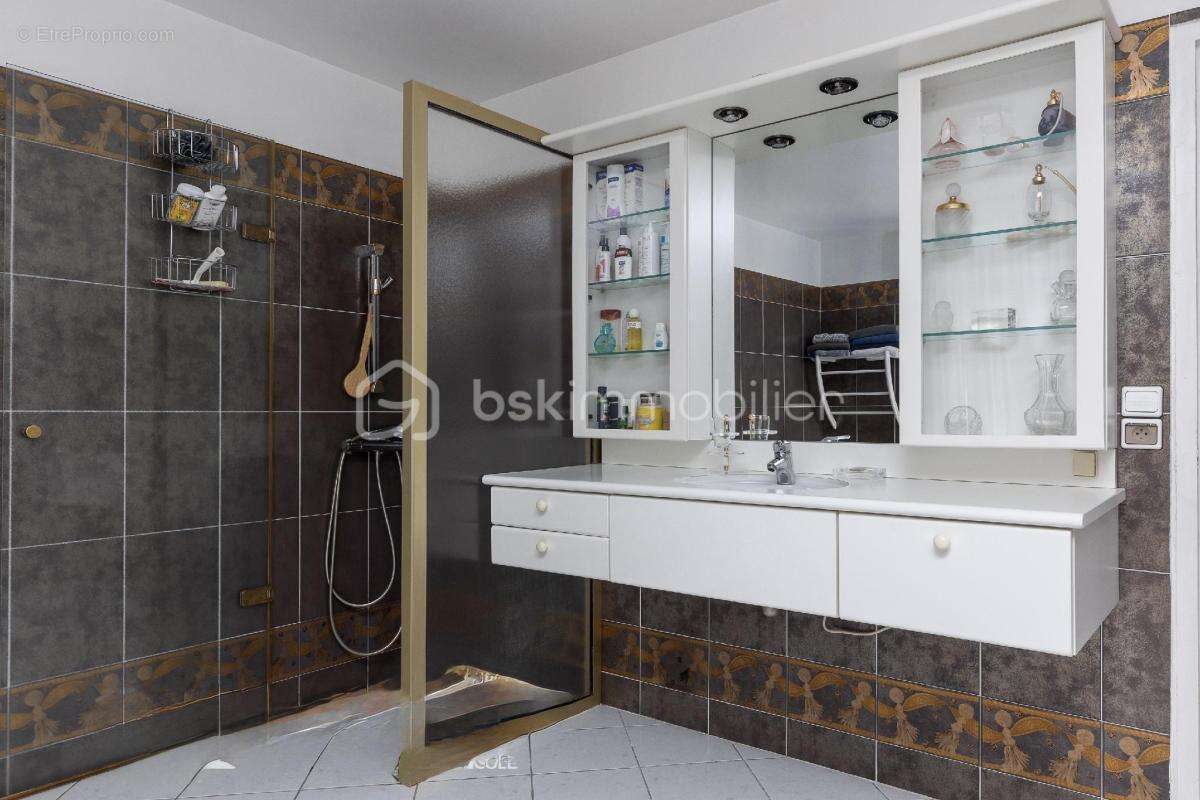 Propriété d'exception de 295 m² sur 39 294 m² – Herm (40990) - photo 7