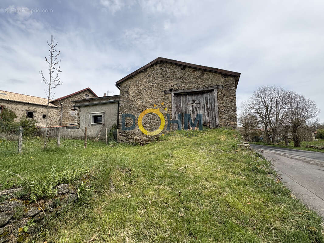 Maison à MONTCHAMP