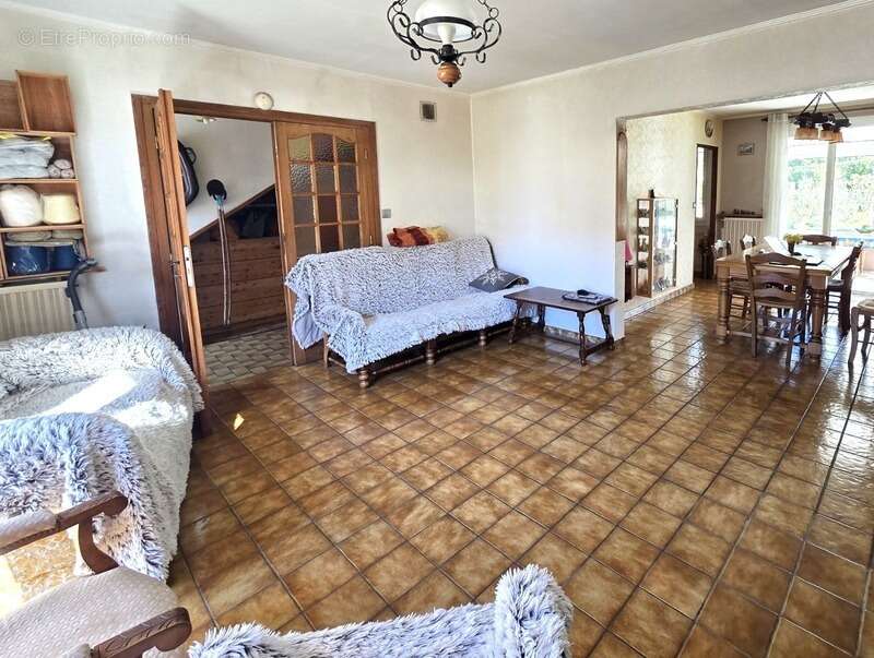 HIRSON (02) -  Vente maison avec 3 chambres , garage  et jardin  - photo 4