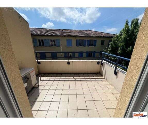 Appartement à SATHONAY-VILLAGE