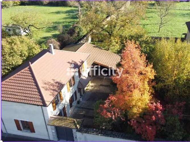 Maison à SAINT-SIMEON-DE-BRESSIEUX