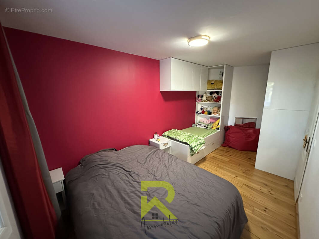 Bar Pub licence IV et ses 2 appartements - photo 27