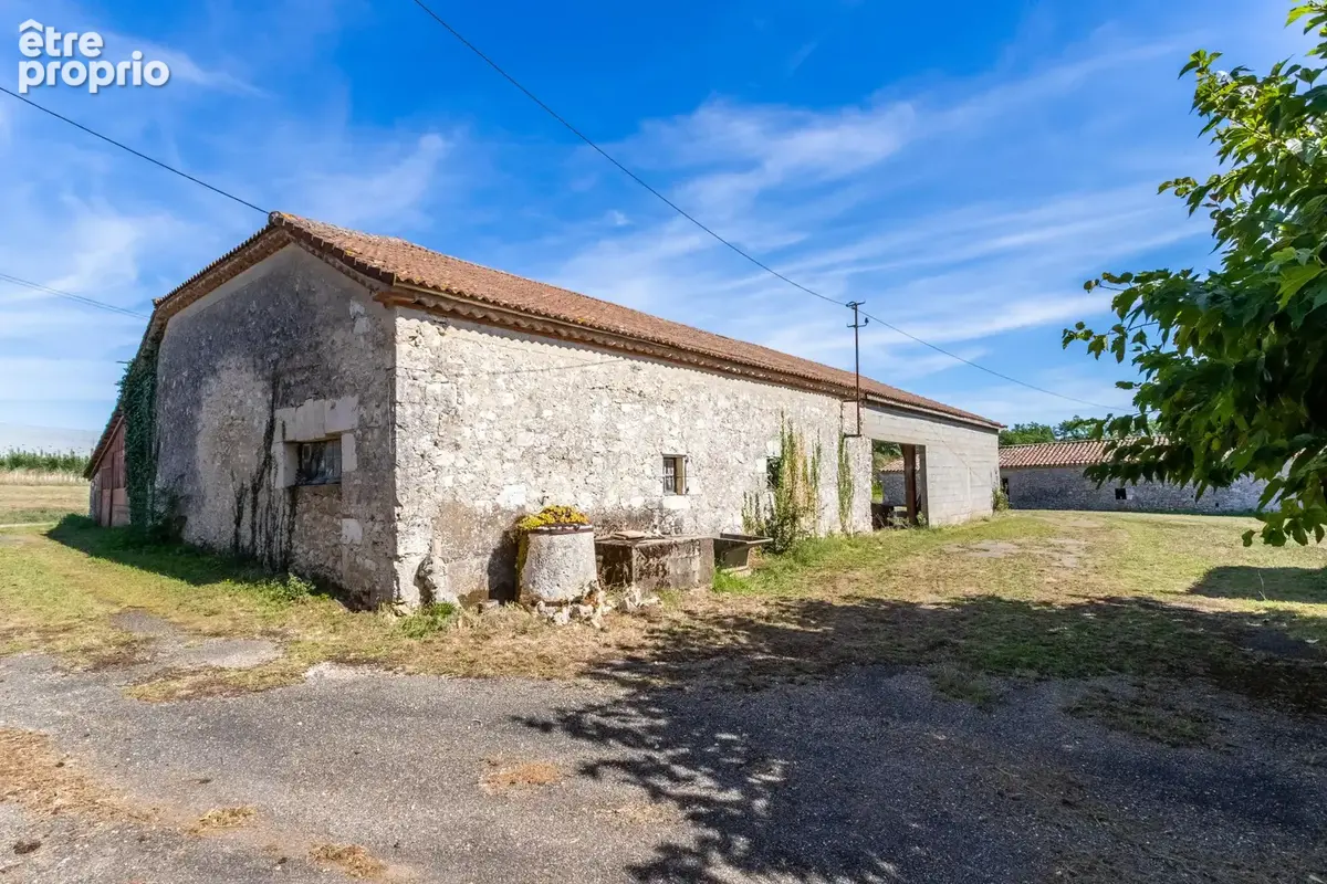 Propriété de campagne avec dépendances - photo 9