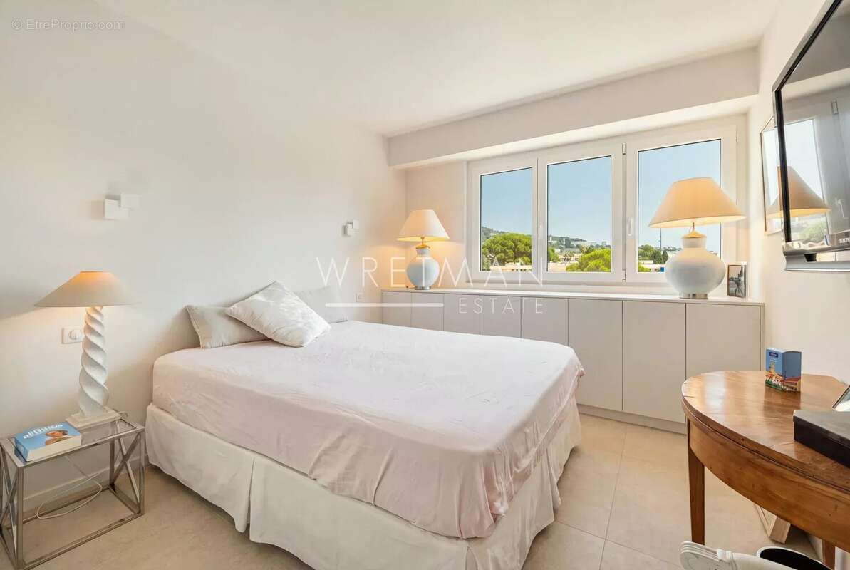 Exceptionnel appartement 5 pièces sur la Croisette avec terrasse vue mer et garage - Cannes Croisette - photo 12