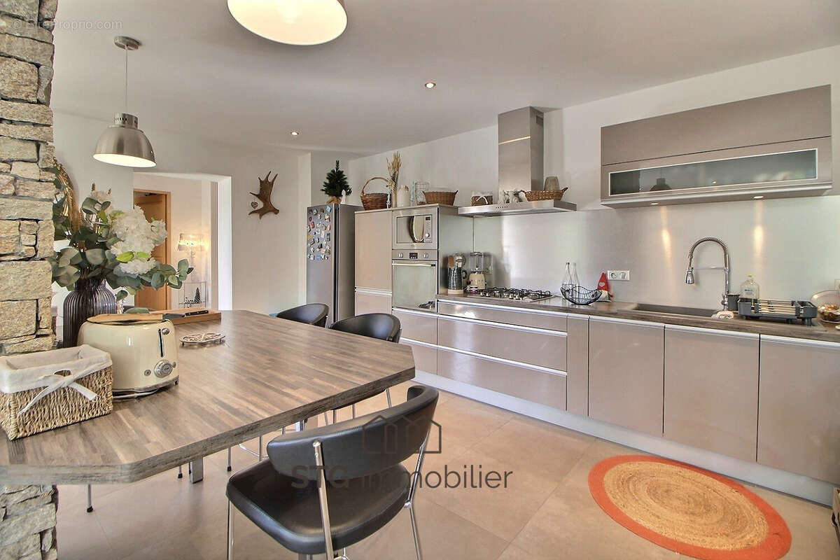 Vente maison T5 avec studio à Bastelica - photo 6