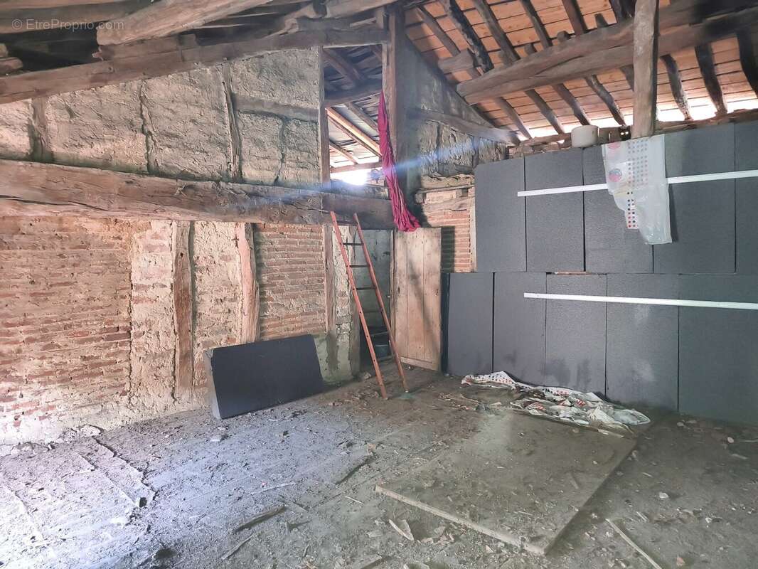 Maison à SAINT-TRIVIER-DE-COURTES