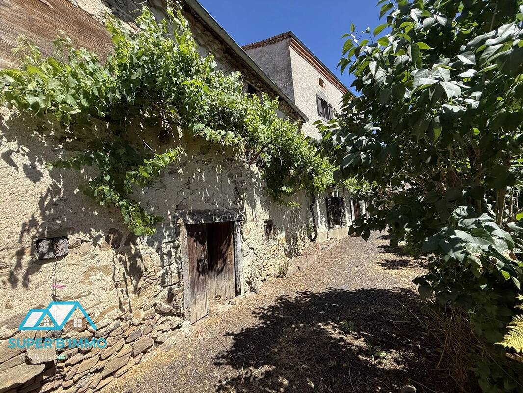Maison à CHANIAT
