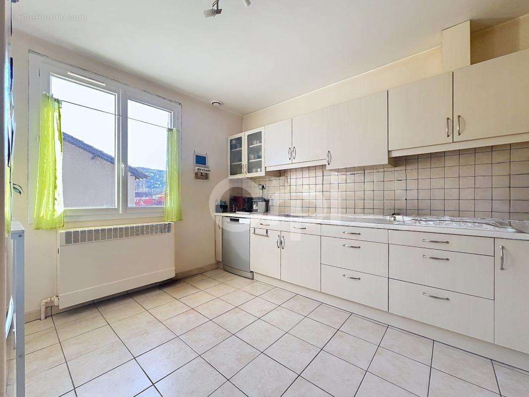 Maison à TERRASSON-LAVILLEDIEU