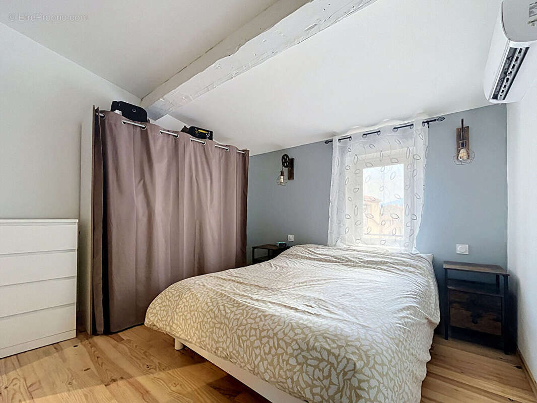 Maison à VILLEMOLAQUE