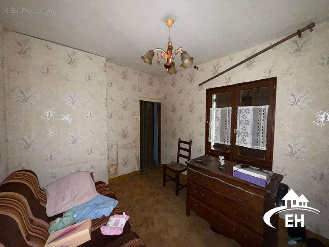 Maison à LA FERTE-FRENEL