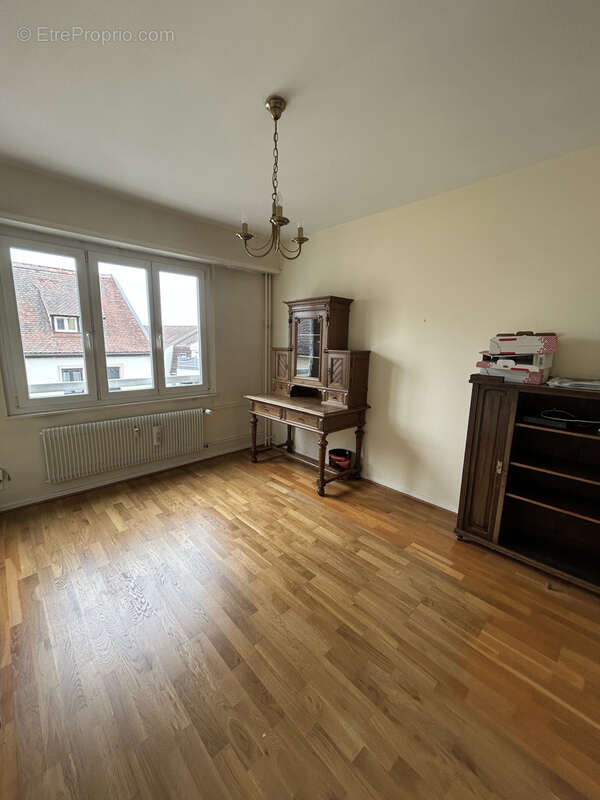STRASBOURG Stockfeld - Appartement 3 pièces de 71m2 avec un balcon, une cave et un garage. - photo 7