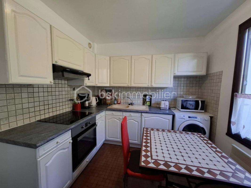 Appartement à MAGNY-LE-DESERT