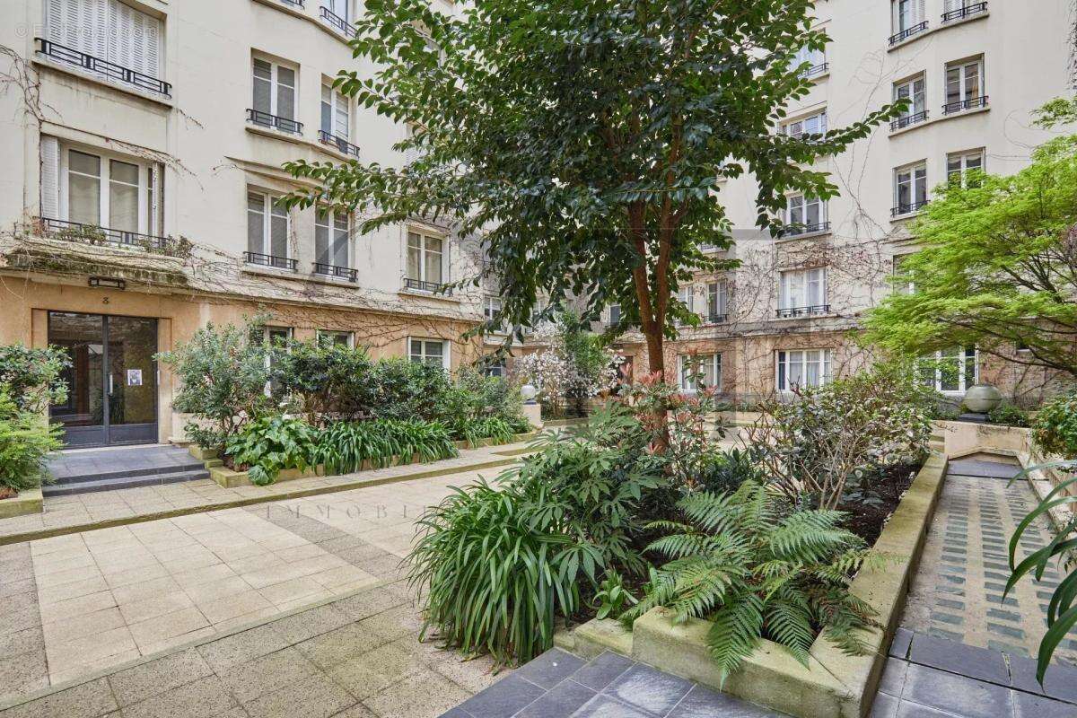 Appartement à PARIS-7E