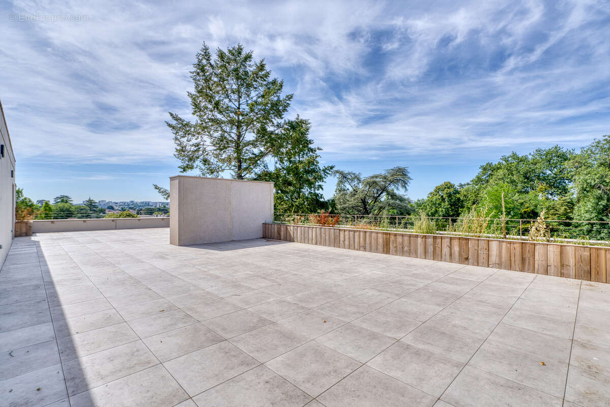 Écully   Appartement T4 en attique avec terrasse de 172 m2 - photo 5