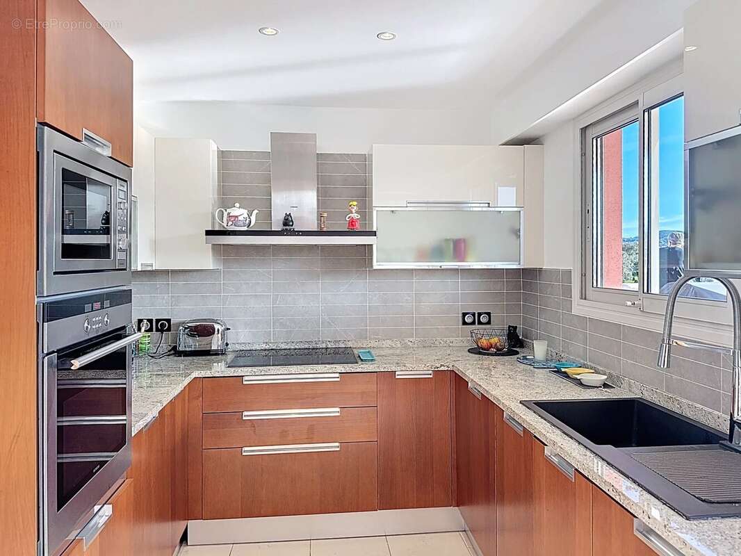 Appartement à MANDELIEU-LA-NAPOULE