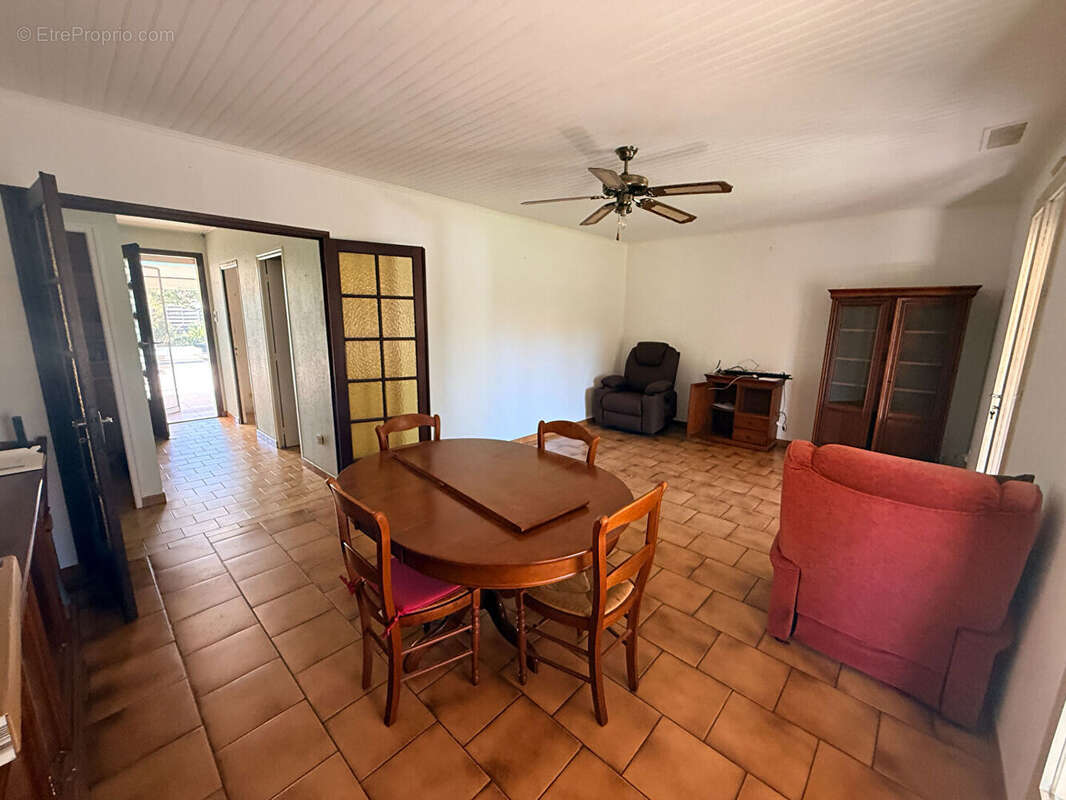 Traditionnelle 3 chambres avec garage et piscine ! - photo 14