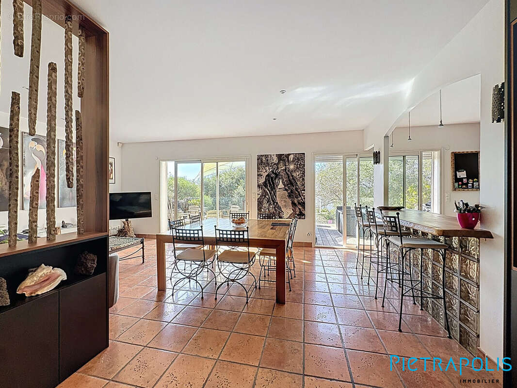 Maison 183 m² à Balaruc-Les-Bains  - photo 4