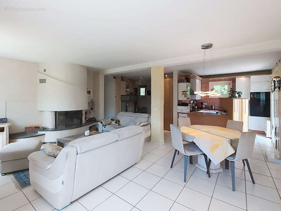 Maison à THORENS-GLIERES