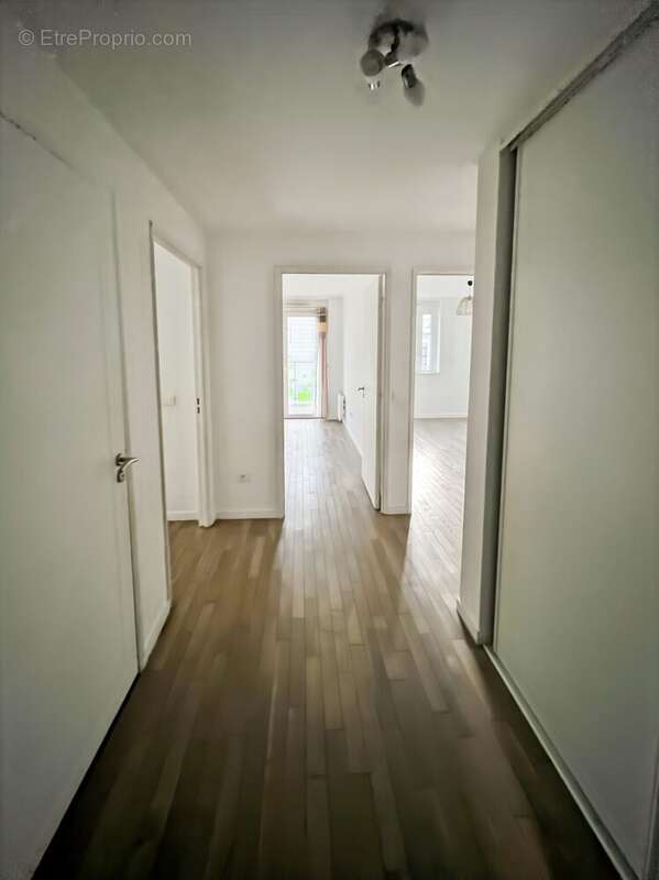 Appartement à COURBEVOIE