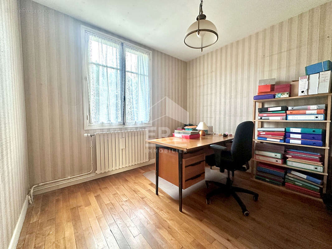 Maison à SAINT-PIERRE-LES-NEMOURS