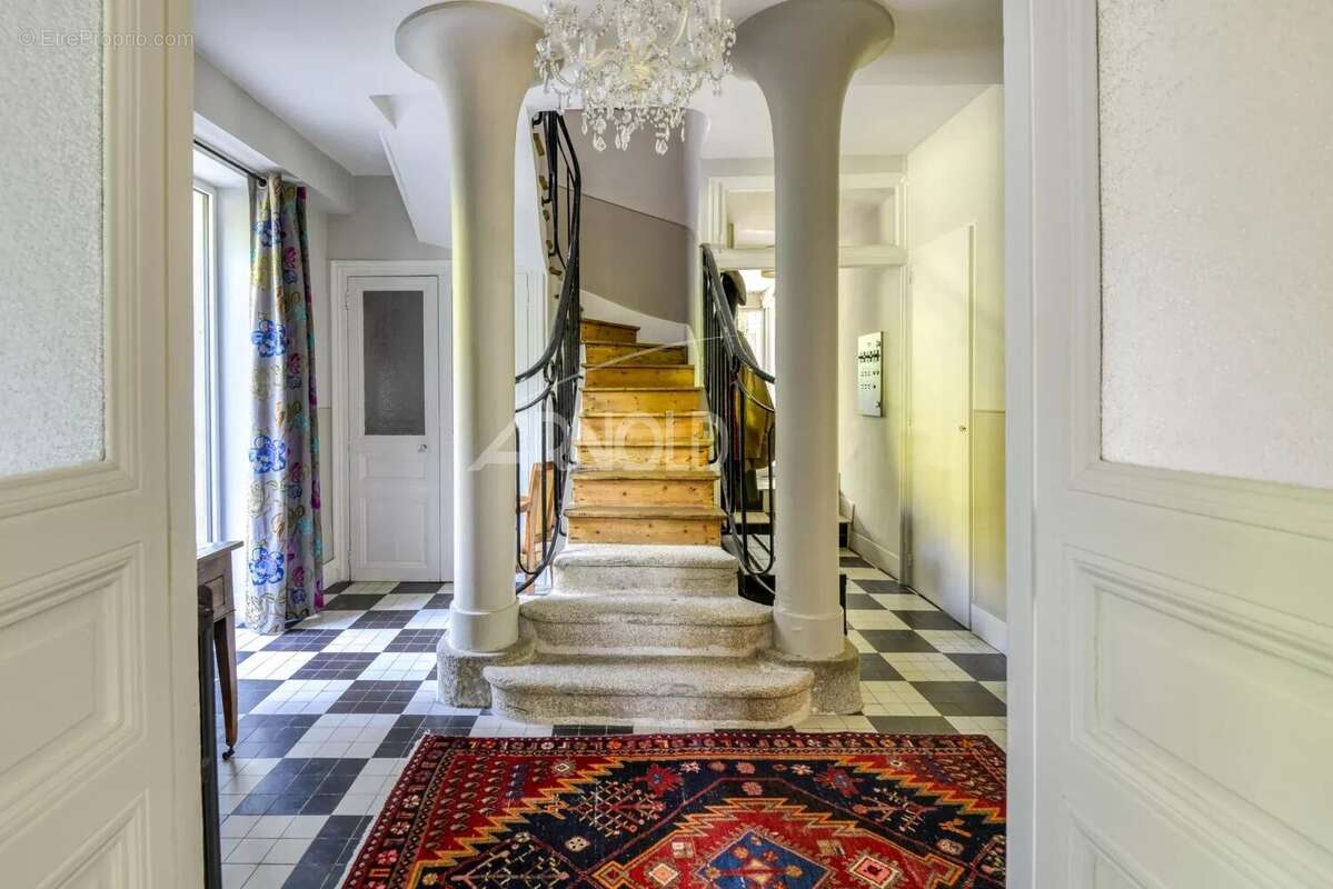 Maison à SAINT-SEBASTIEN-SUR-LOIRE