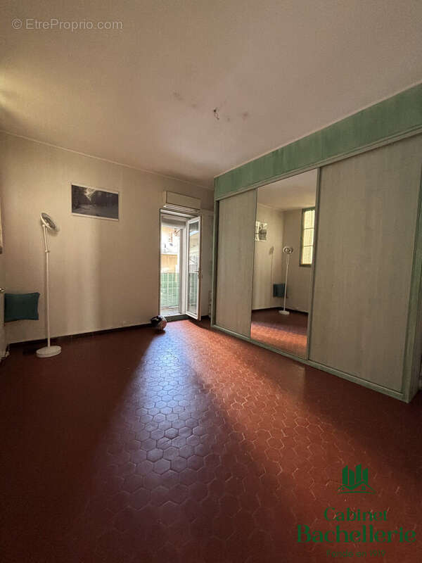 Appartement 76 m² à Marseille-2e  - photo 5
