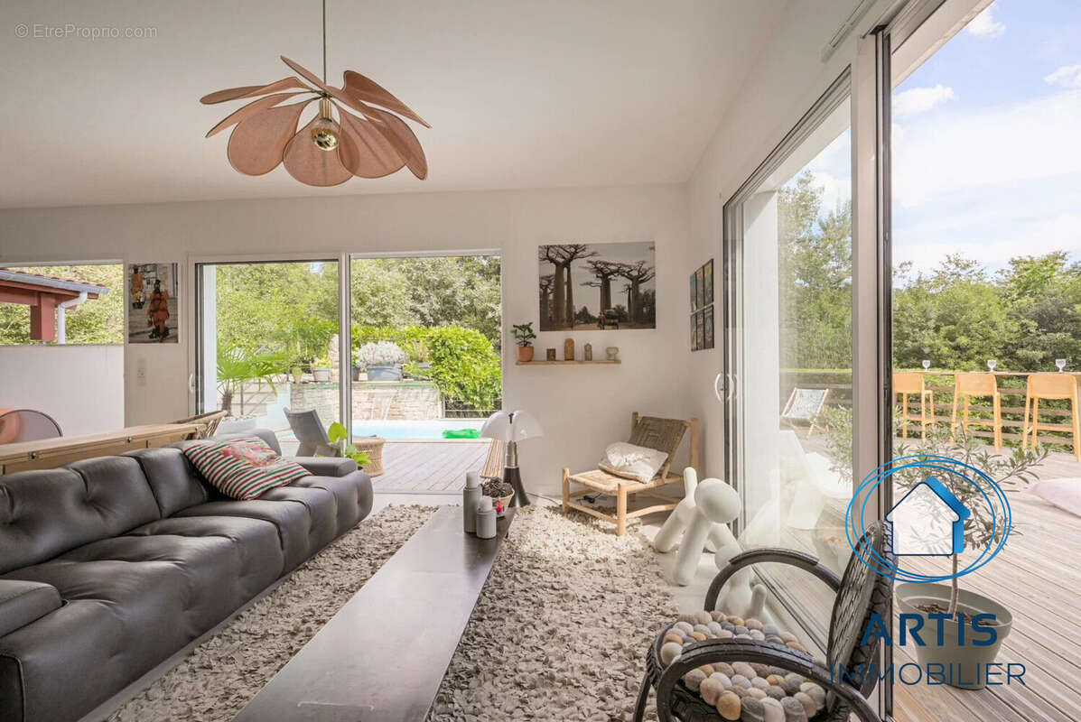 Maison 135 m² à Urrugne  - photo 6