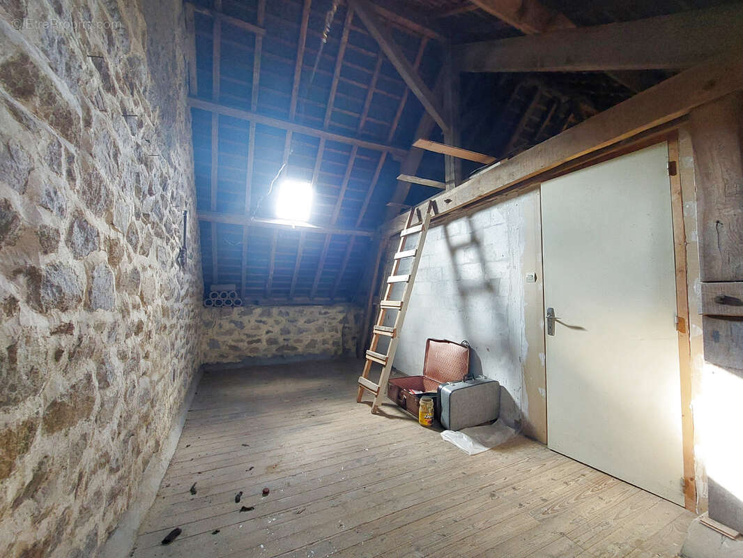 Maison à ARGENTRE-DU-PLESSIS