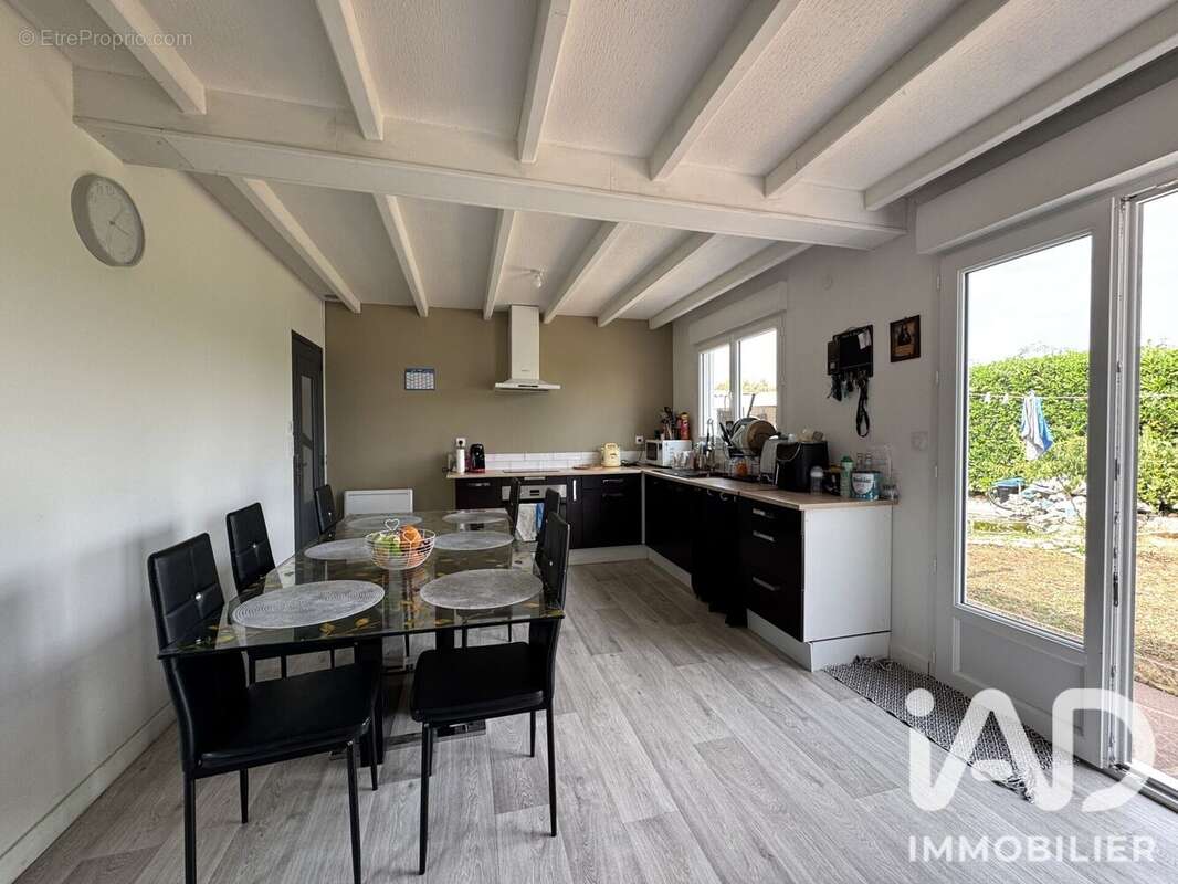 Maison 97 m² à Aiffres  - photo 3